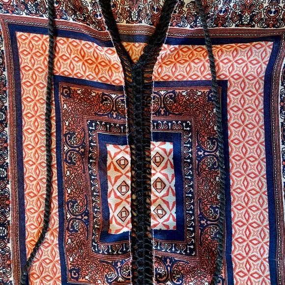 MIX NOUVEAU New York Boho Blouse with Tassels - Picture 5 of 7